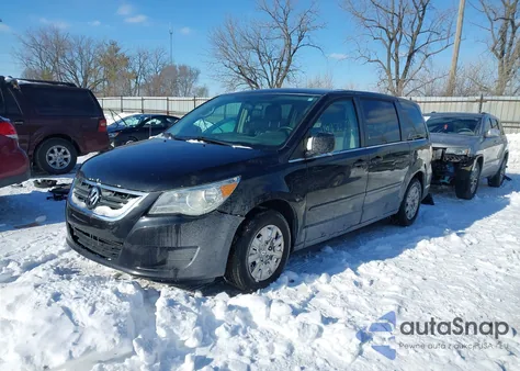 2014 Volkswagen Routan S z USA, uszkodzony, nr VIN 2C4RVAAG5ER144716